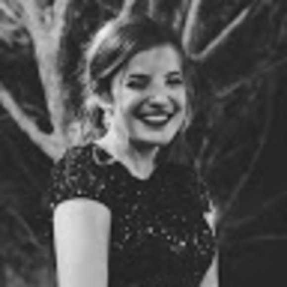 Meet your Posher, Sarah - Picture 1 of 1